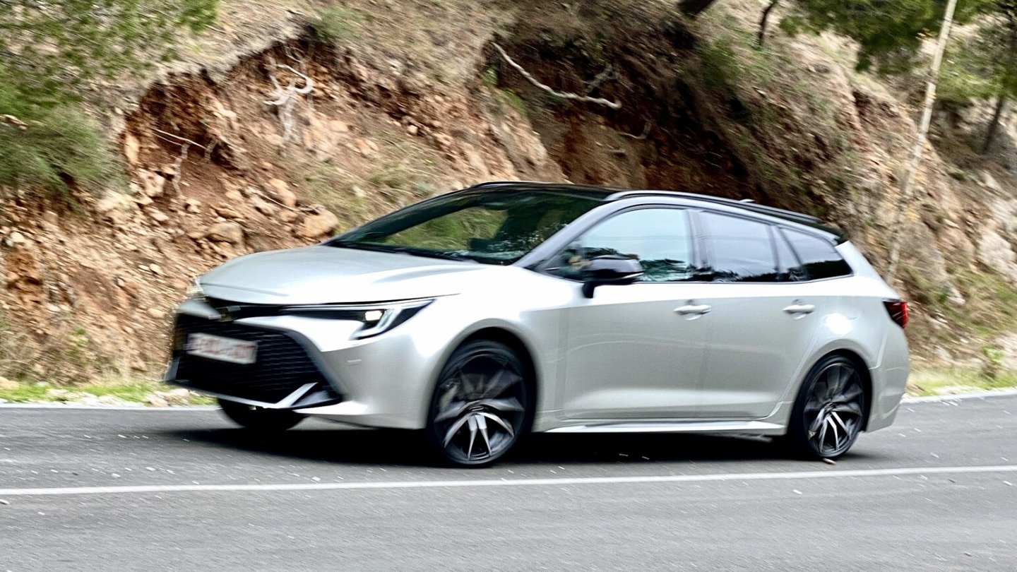 Kurvenräubern ist noch immer nicht die Paradedisziplin des Corolla, macht aber mehr Spaß als vorher.