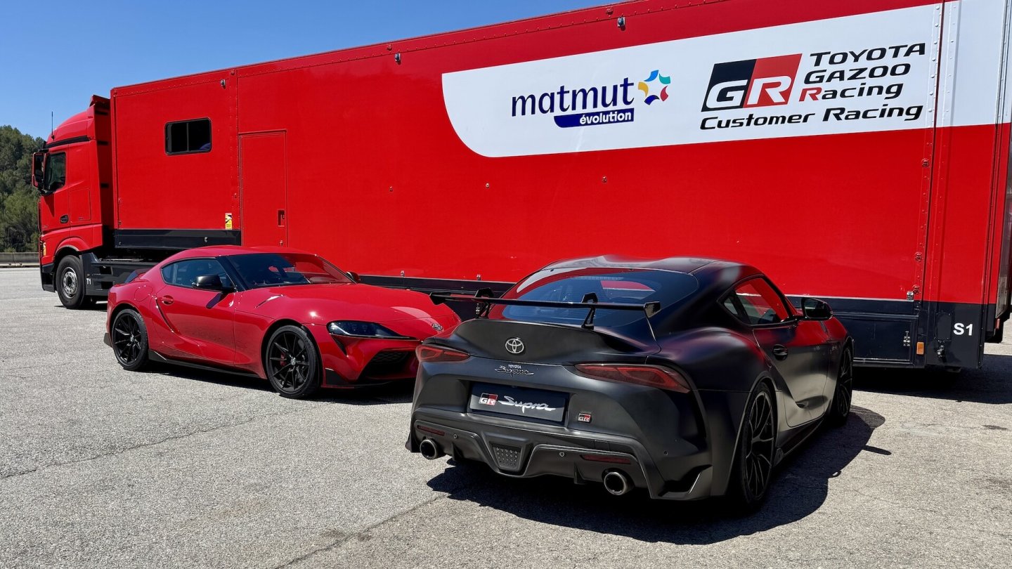 Bereit zur Testfahrt: Toyota GR Supra Lightweight Evo und A90 Final Edition.