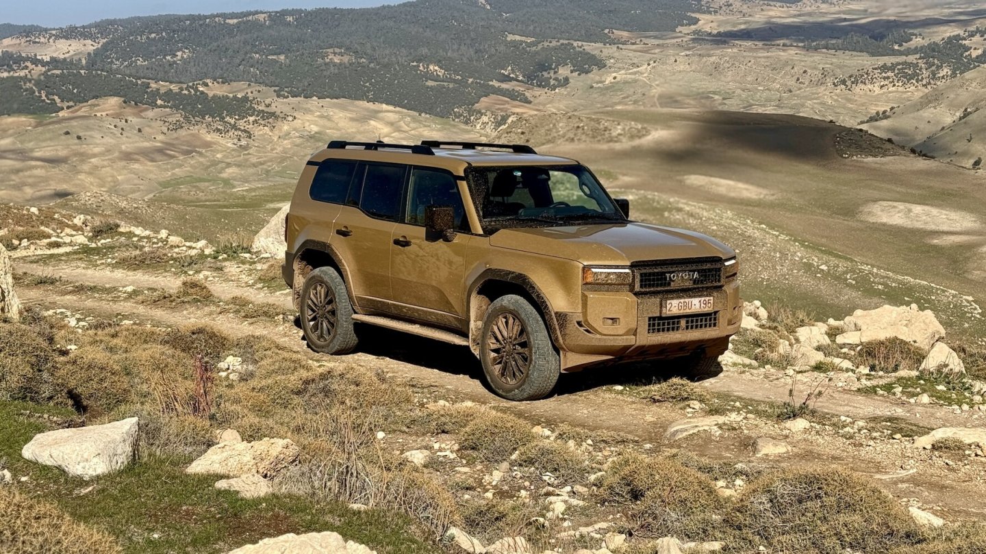 Wo ich bin, ist oben! Der Land Cruiser im Atlas-Gebirge.