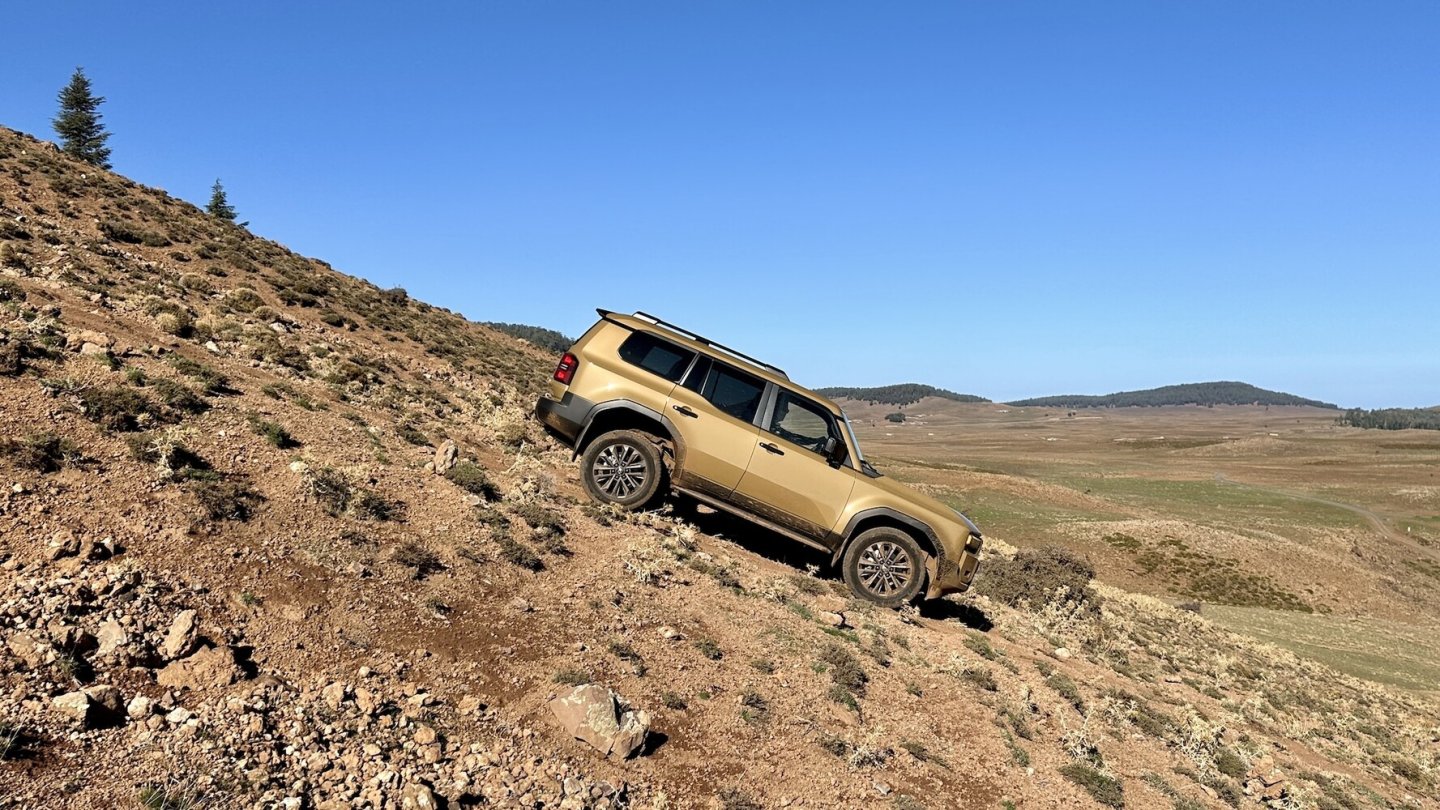 Klettern, wühlen, krabbeln: Der Land Cruiser macht alles mit.