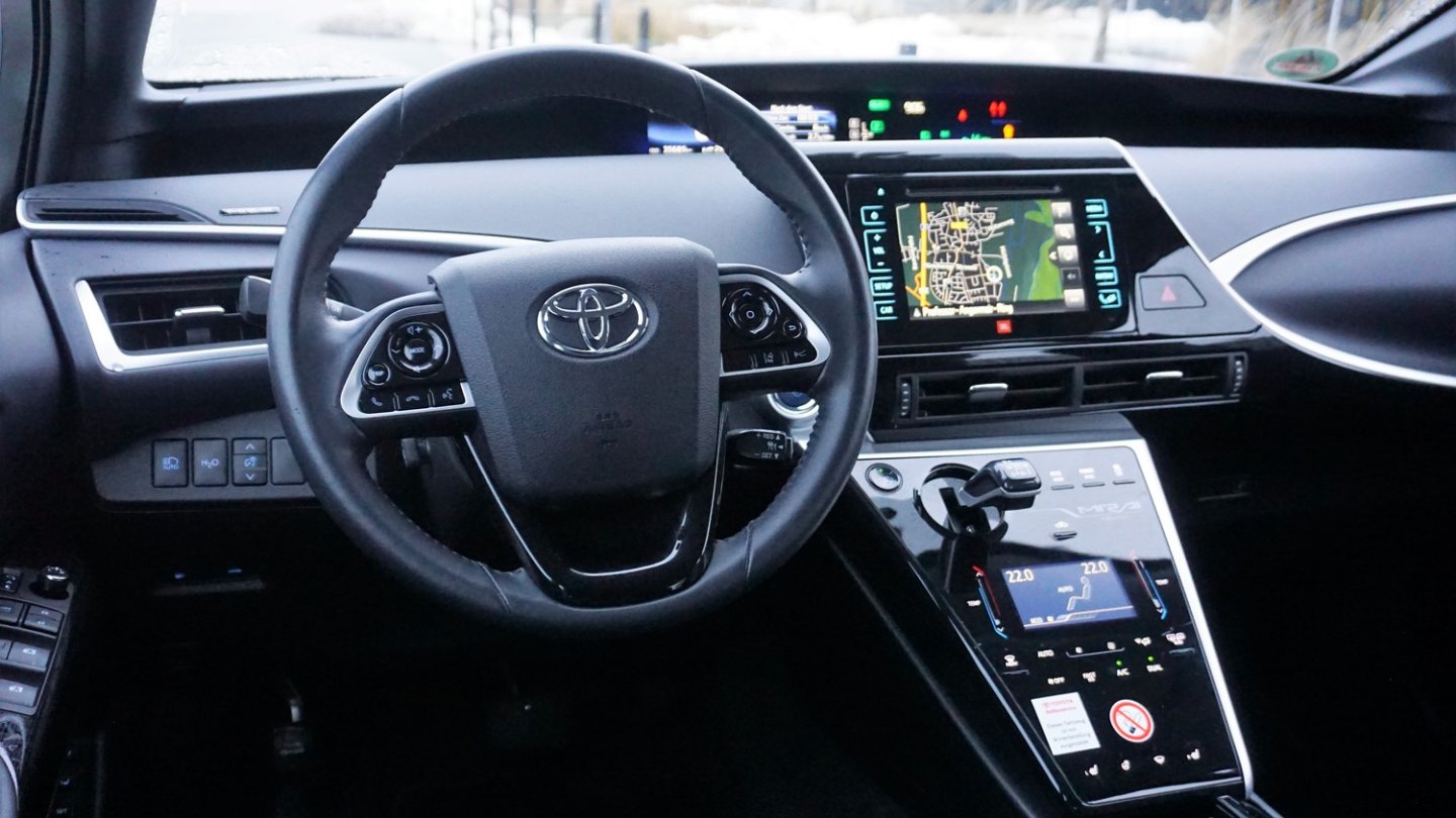 Seit 2014 futuristisch:das Cockpit des Toyota Mirai.