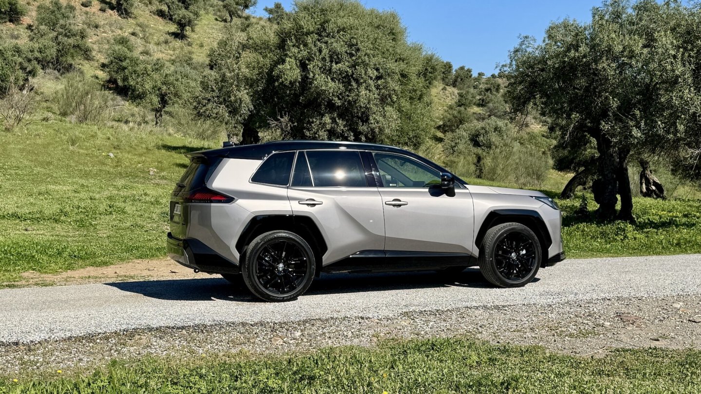 Noch vor dem Sommer steht der neue Toyota RAV4 bei den Händlern.