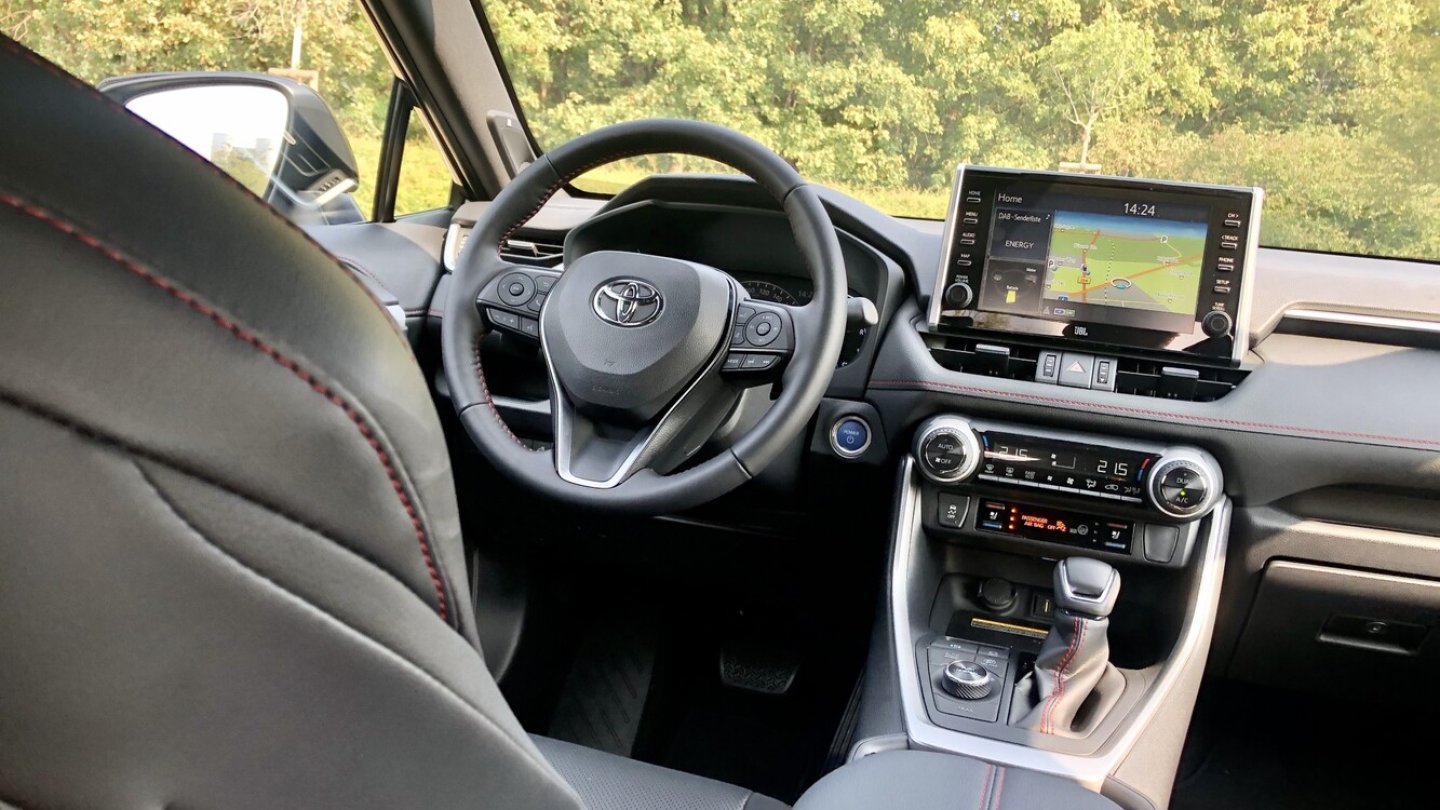 Größeres 9-Zoll-Display im Cockpit.