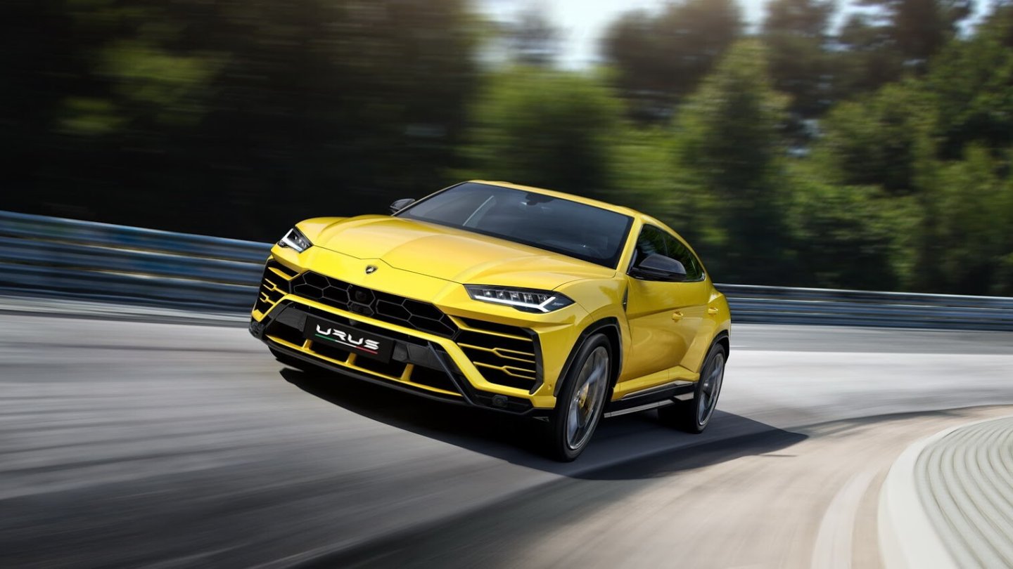 Hier die Vorlage, der Lamborghini Urus.