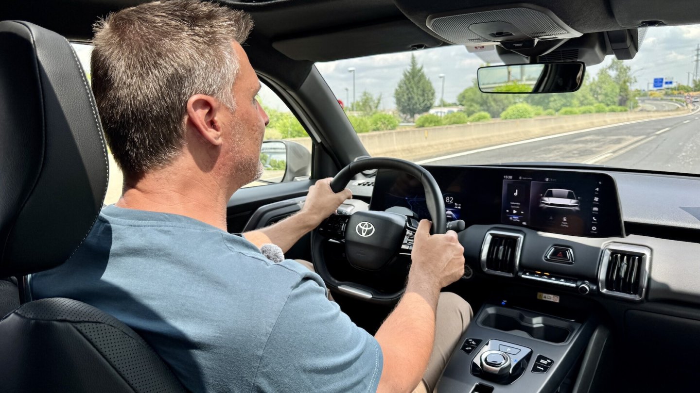 Für unsere erste Probefahrt stand der Urban Cruiser in der AWD-Variante bereit.