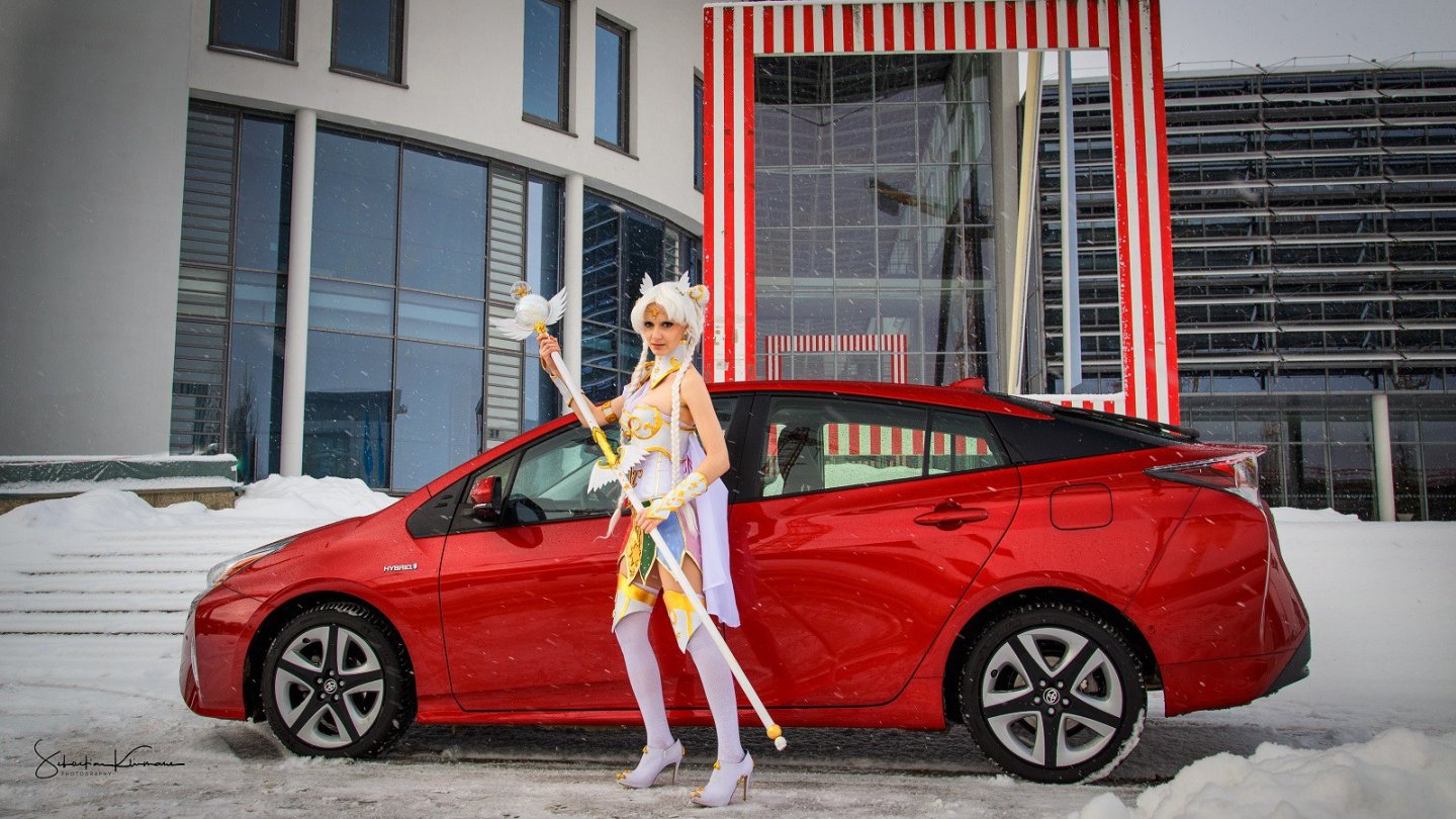 Menschen opfern ihre Freizeit für ihre Hilfe vor und hinter der Kamera.