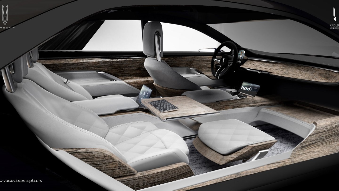 Eigentlich ein Zweisitzer. Chauffeur vorn links, der Fahrgast hinten rechts mit ausgestreckten Beinen.