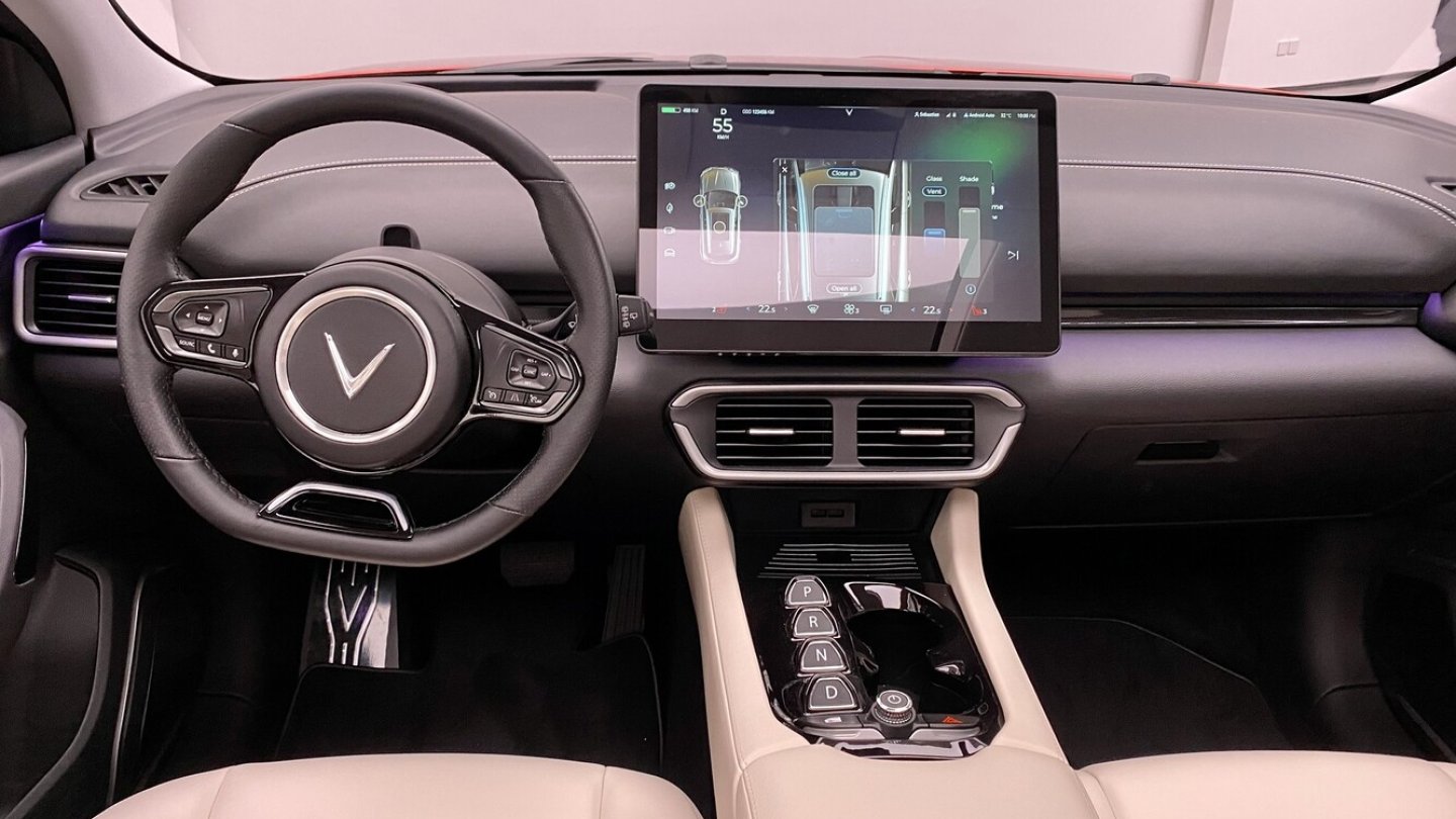 Das Cockpit des VinFast VF 8.
