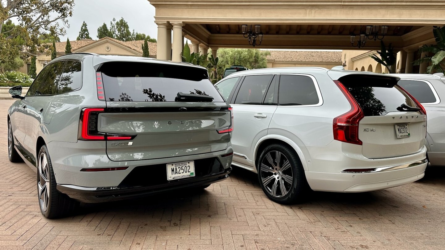 Der neue EX90 - hier links zu sehen - kommt zusätzlich zum XC90 ins Programm.