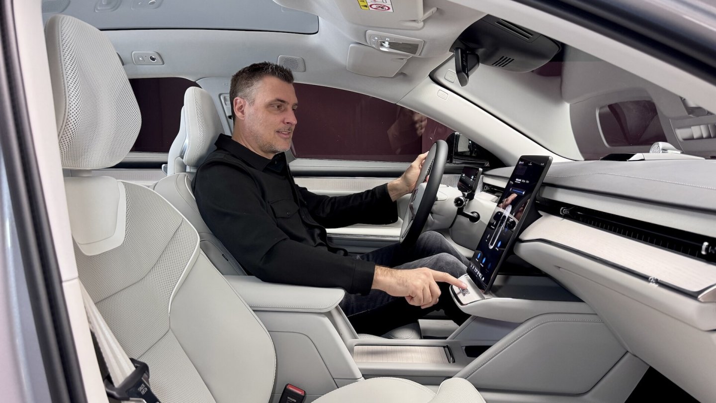 Erster Kontakt mit dem neuen Volvo ES90 - noch vor der Weltpremiere hinter verschlossenen Türen.