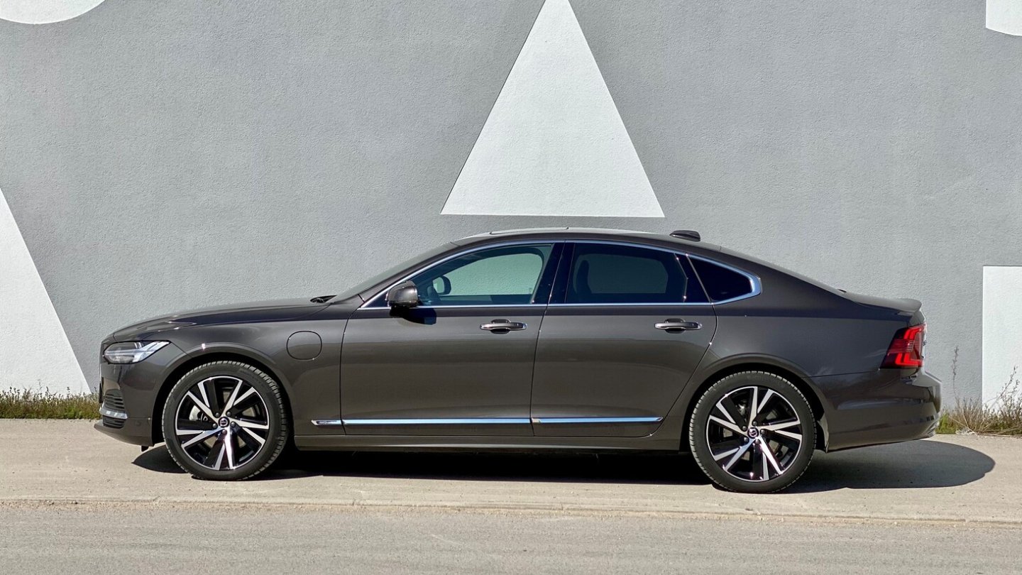 Der Volvo S90 ist fast fünf Meter lang.