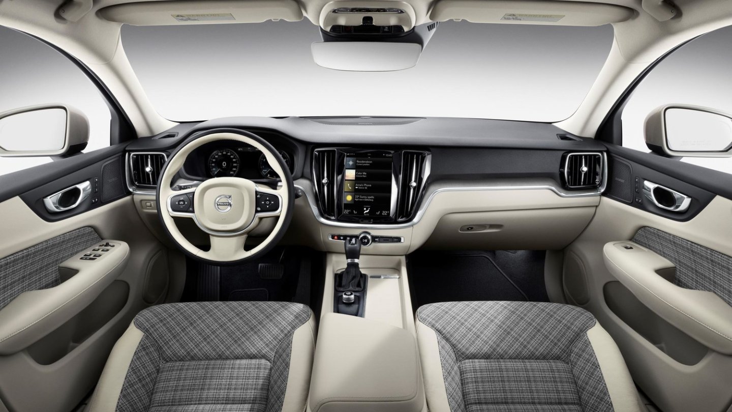Auch der V60 zeigt das aktuelle Volvo-Cockpit Design. Schick.