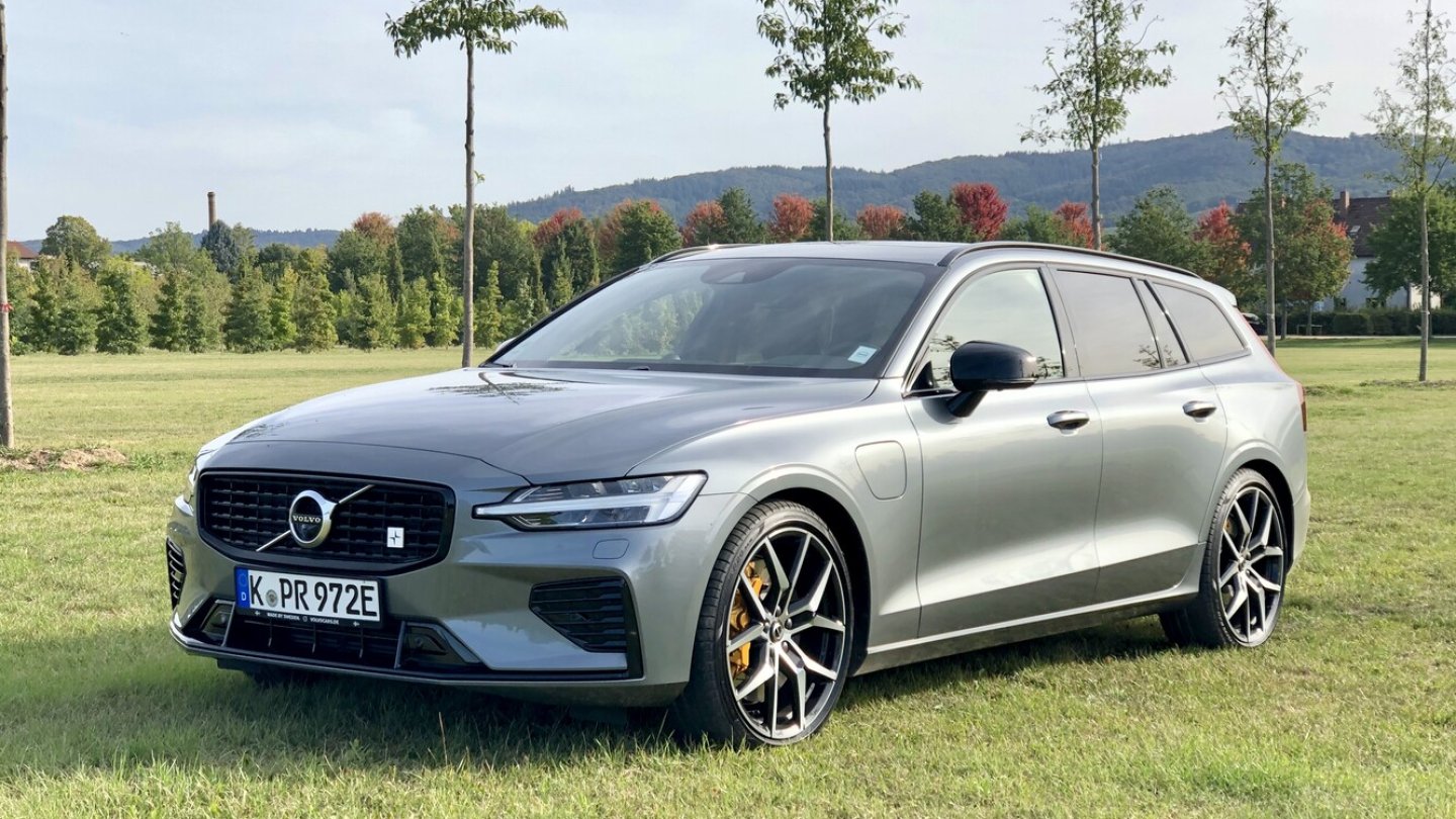 Volvo V60 T8 Twin Engine Polestar Engineered