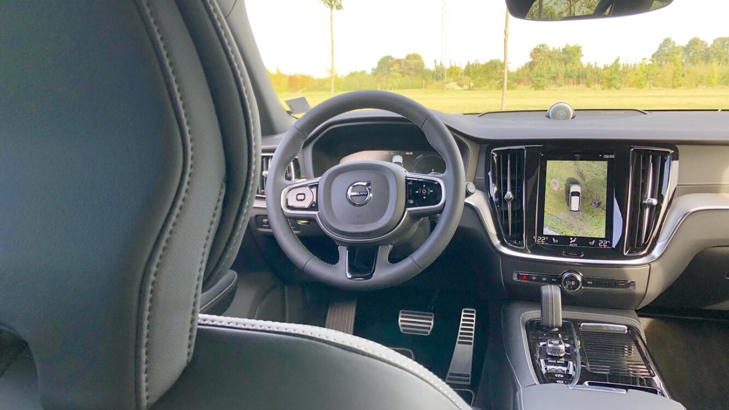 Die Ausstattung im gut verarbeiteten Innenraum ist komplett.