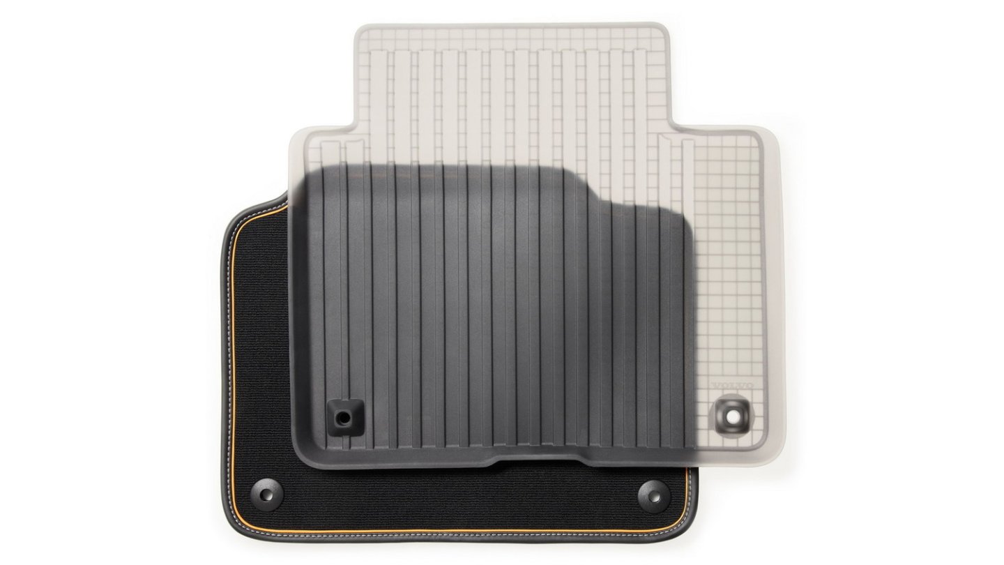 Die Fußmatten sind aus Recycling-Material hergestellt.