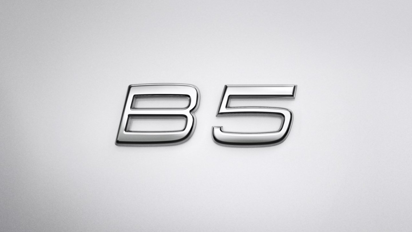 Ein B kennzeichnet die neuen Mildhybrid-Modelle.