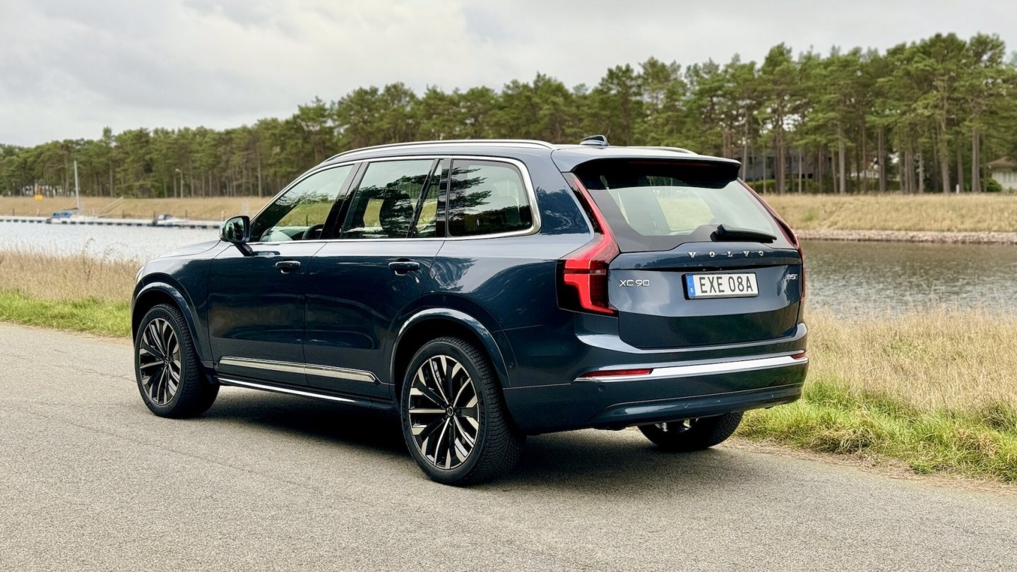Auf Testfahrt mit dem Volvo XC90 B5, dem Mildhybrid-Benziner mit 250 PS.