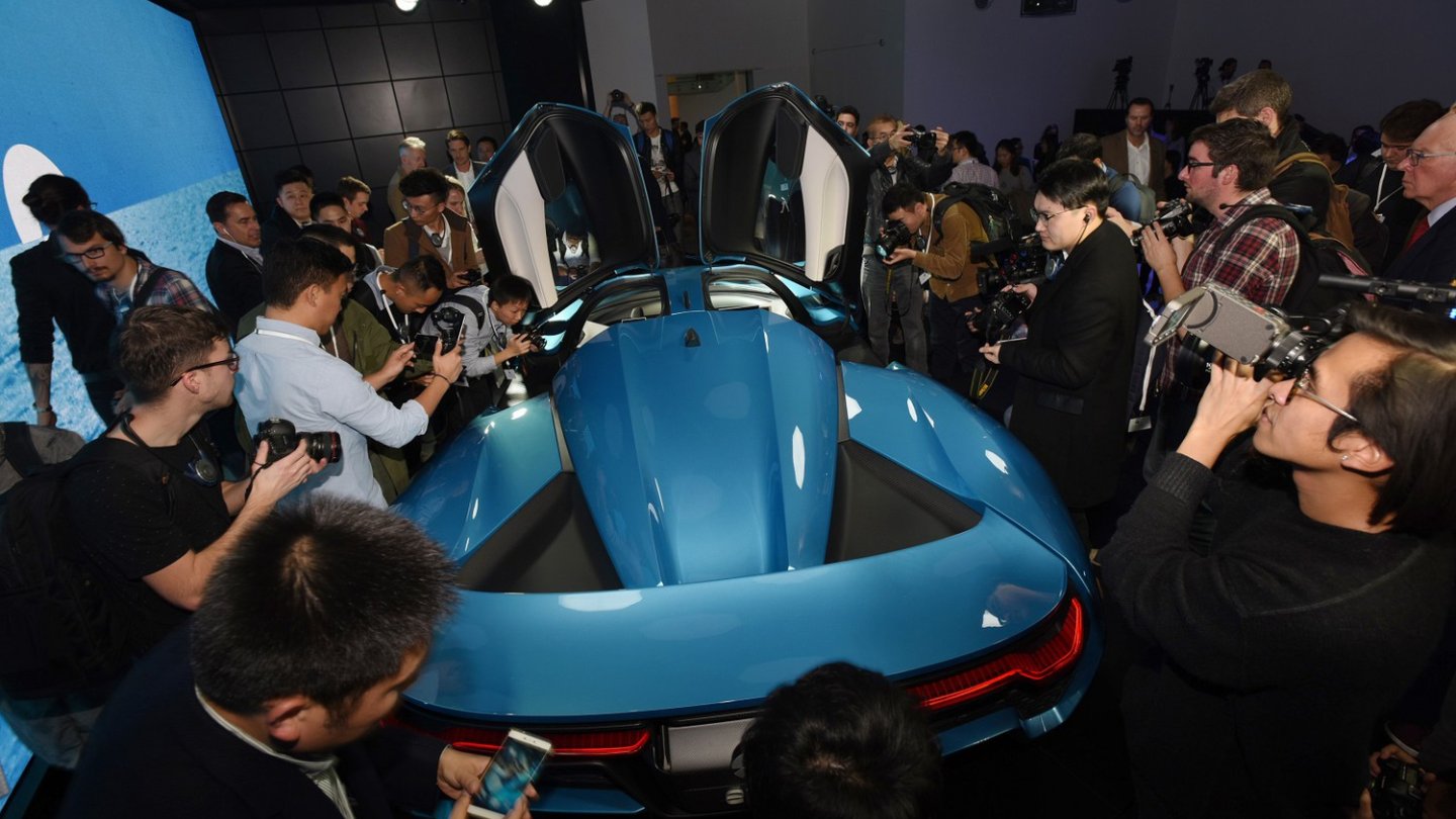 Umlagert: Der EP9 bei der Präsentation in London.