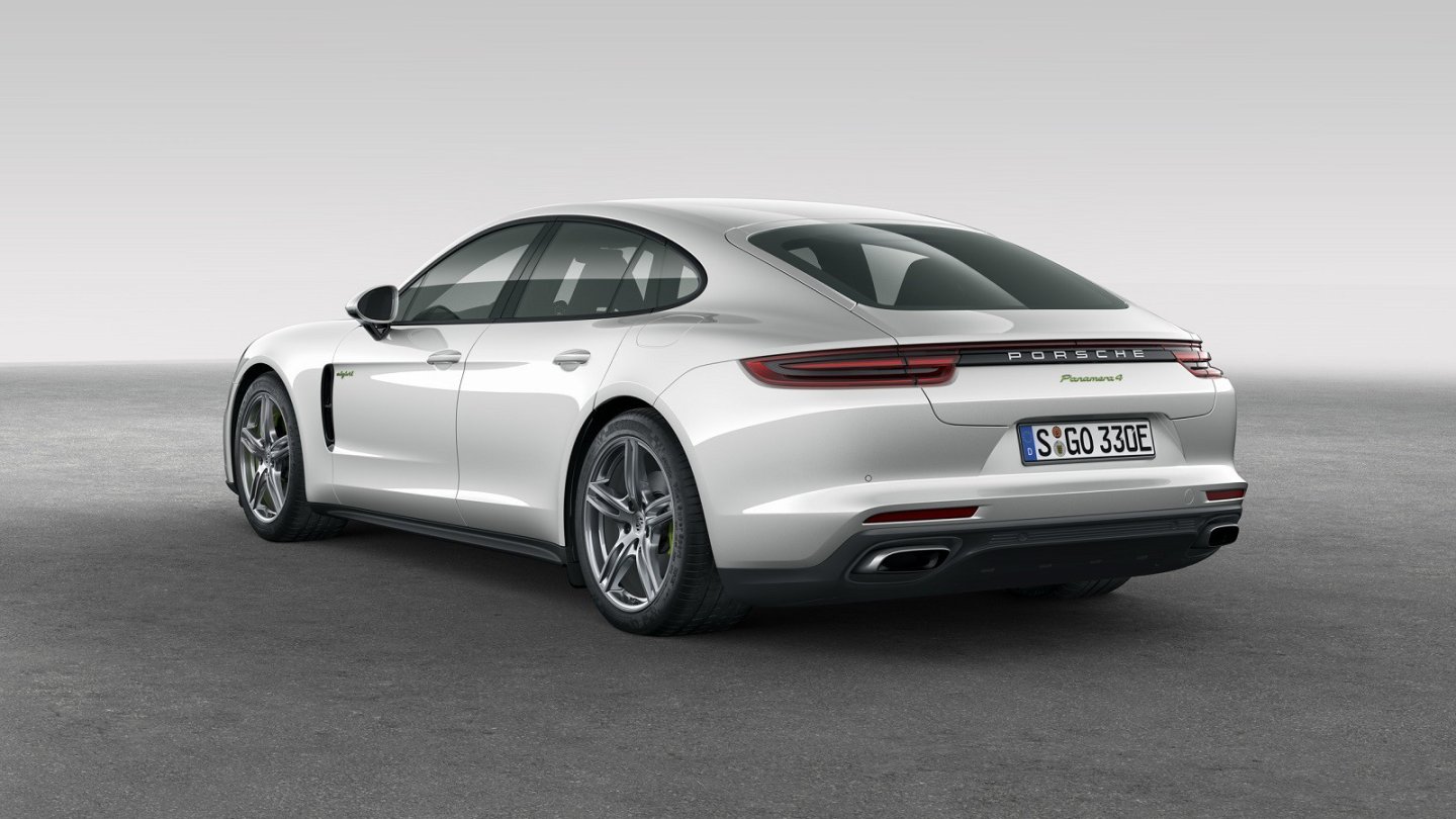 An den Endrohren zu erkennen: Die Plug-in Hybrid-Version des Panamera.
