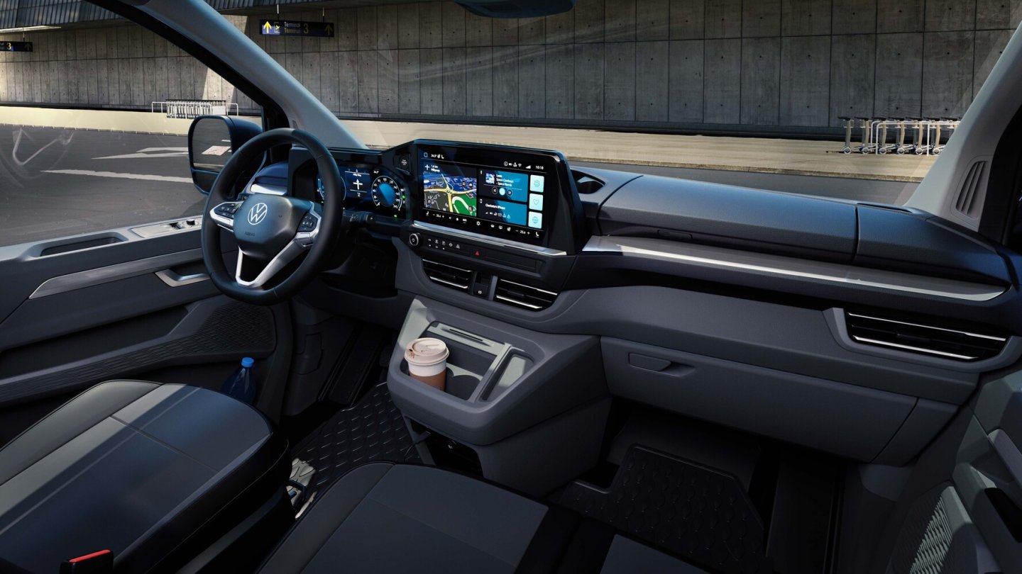 Die Mittelkonsole wurde für den VW Caravelle im Vergleich zur Ford-Basis geändert.