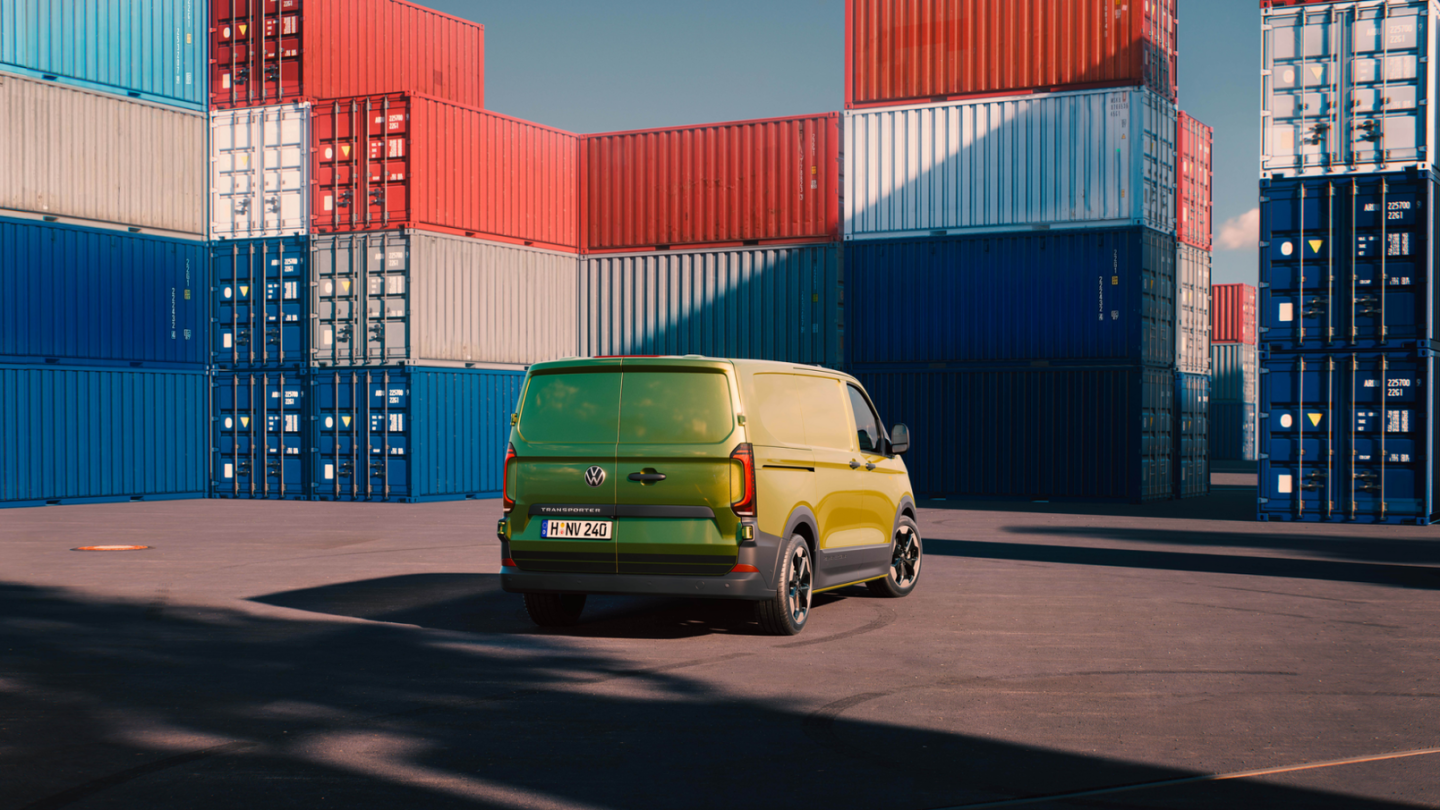 Den Transporter gibt es auch als verglasten Kombi.