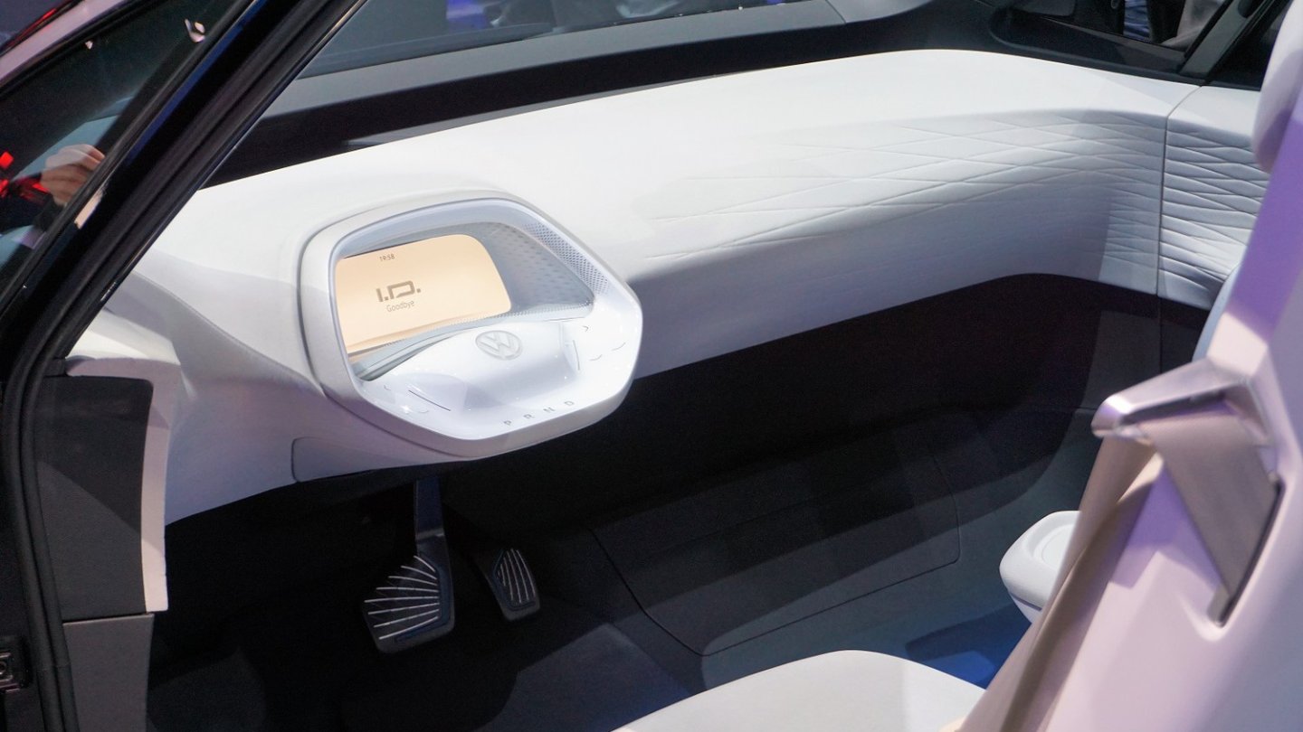 Reduziert, wie ein Polo C anno 1982. Das Cockpit des I.D.-Konzeptautos.