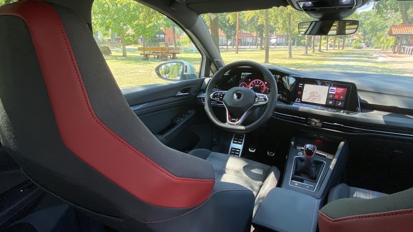 Den Golf GTI gibt es nach wie vor mit manueller Schaltung.