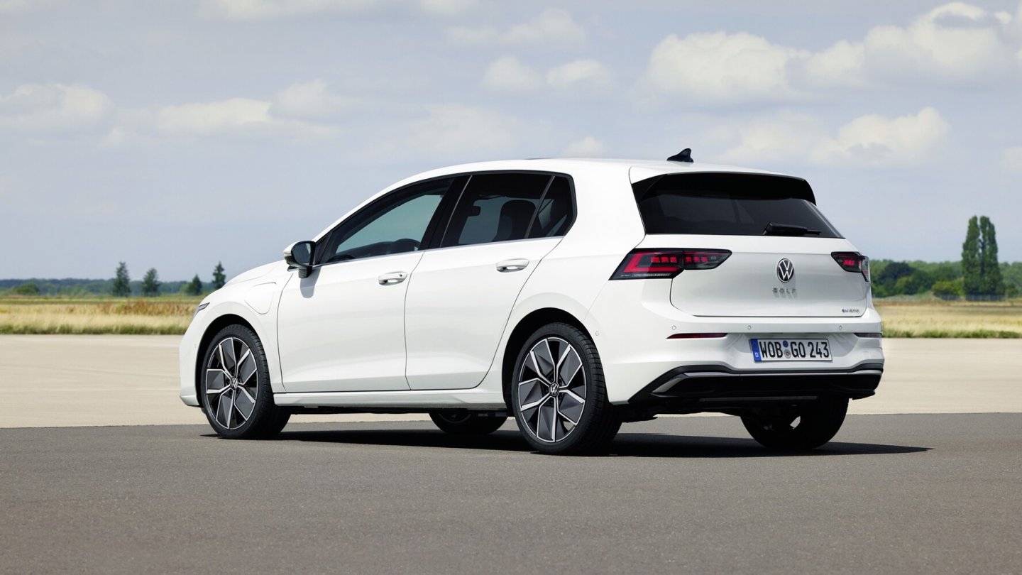 Es bleibt bei einer breiten Motorenpalette. Die Basis ist ein 1.5 TSI mit 115 PS.