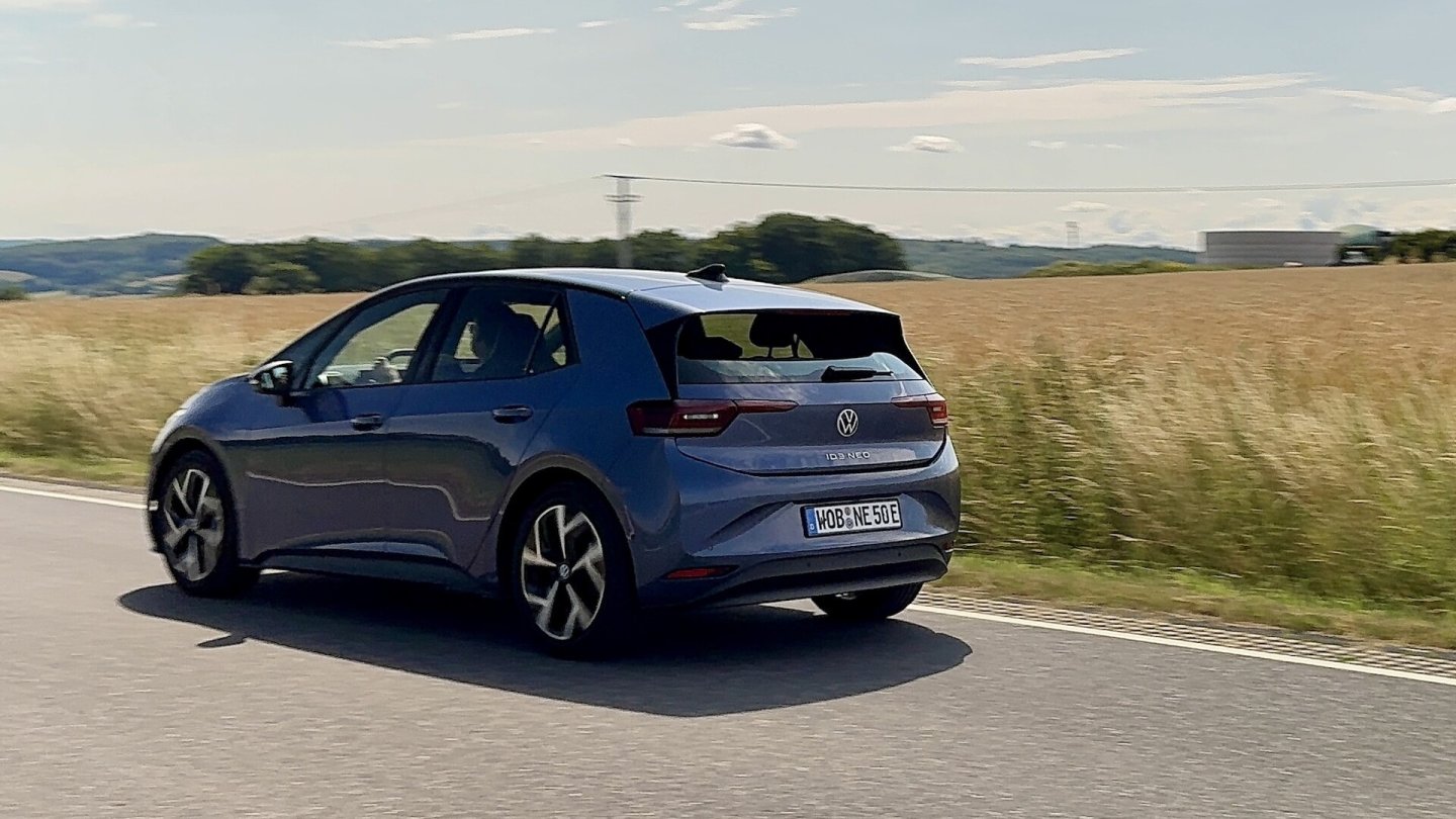 Wir waren mit dem ID.3 Neo mit 79 kWh großem Akku auf ersten Testfahrten unterwegs.