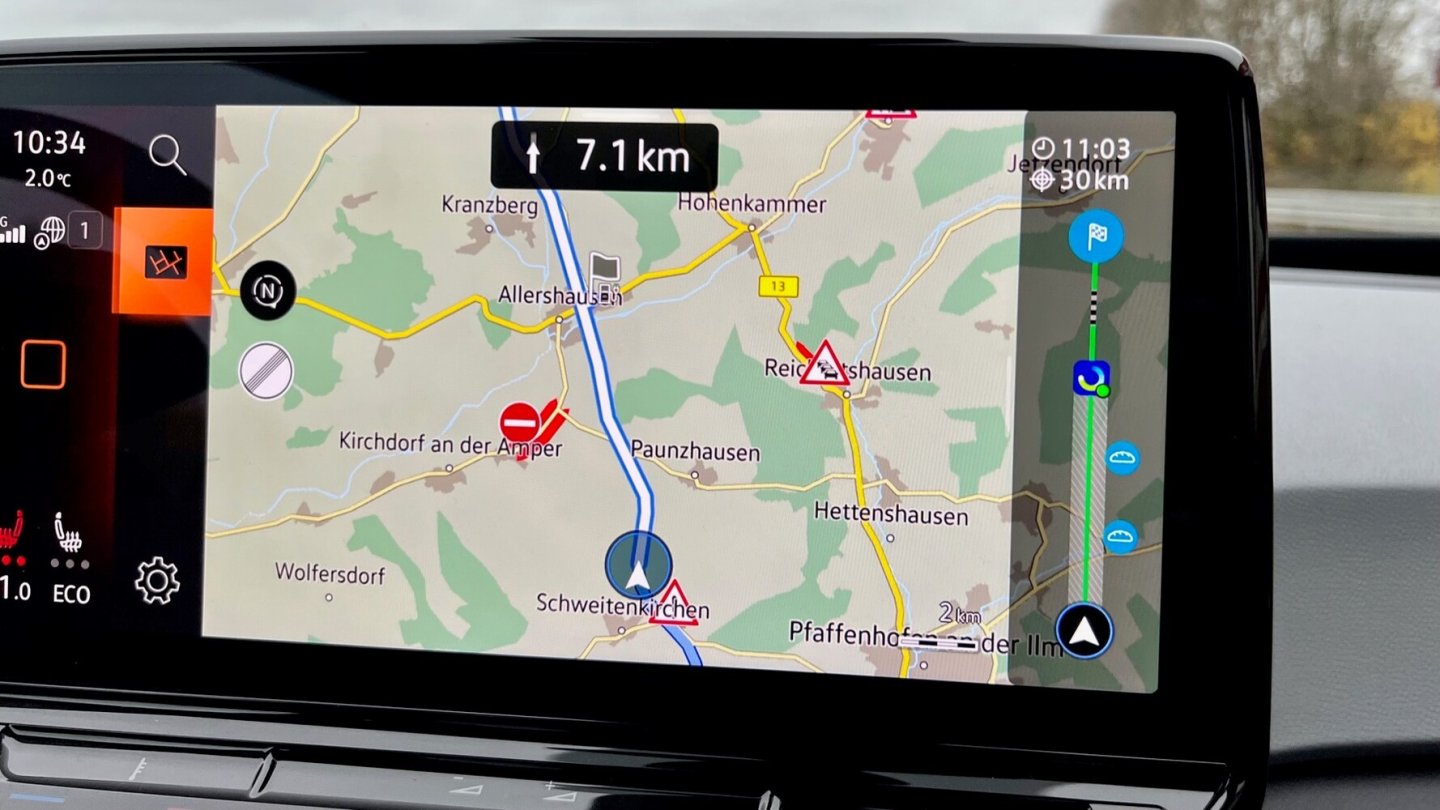 Ladestopps werden mit der benötigten Dauer in der Routenführung berücksichtigt.