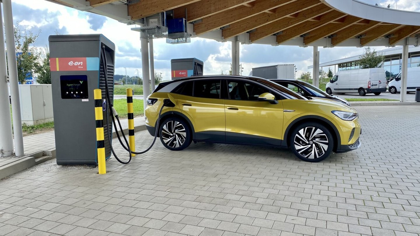 Zum Fahren mit dem Elektroauto gehört auch das Laden.