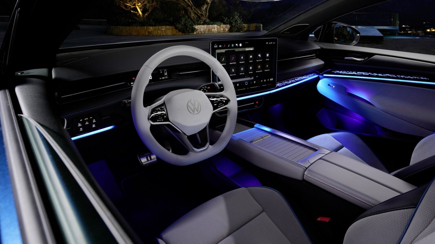 Ambientelicht und Soundsystem lassen sich optional aufrüsten.