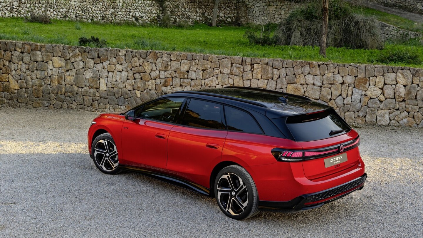 Das Panorama-Glasdach wird es als Option geben.