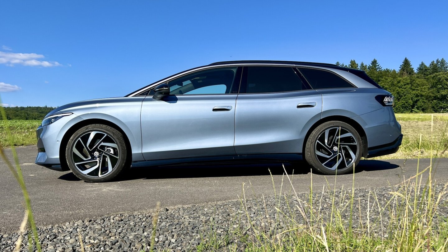 Die Farbe Stonewashed Blue Metallic ist neu im Programm.