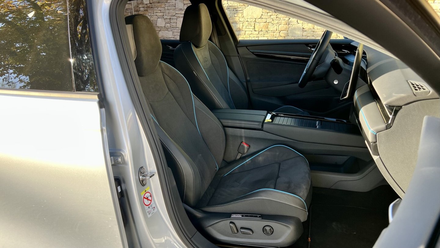 Die ErgoActive-Sitze mit Massage und Klimasteuerung sind Teil eines optionalen Pakets.