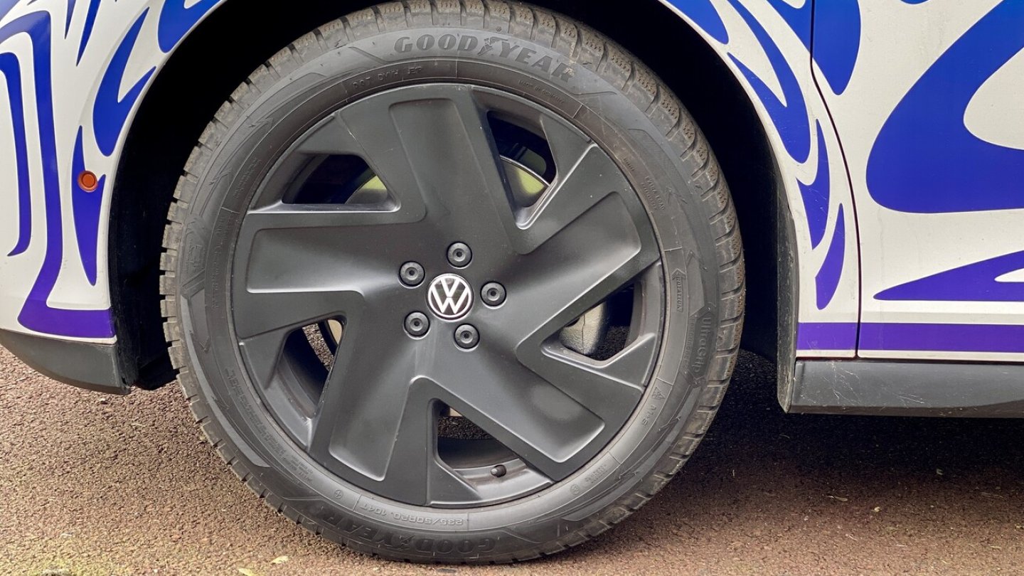 Die 20-Zoll-Felgen des Testwagens sollen nicht die größte Räderoption bleiben.