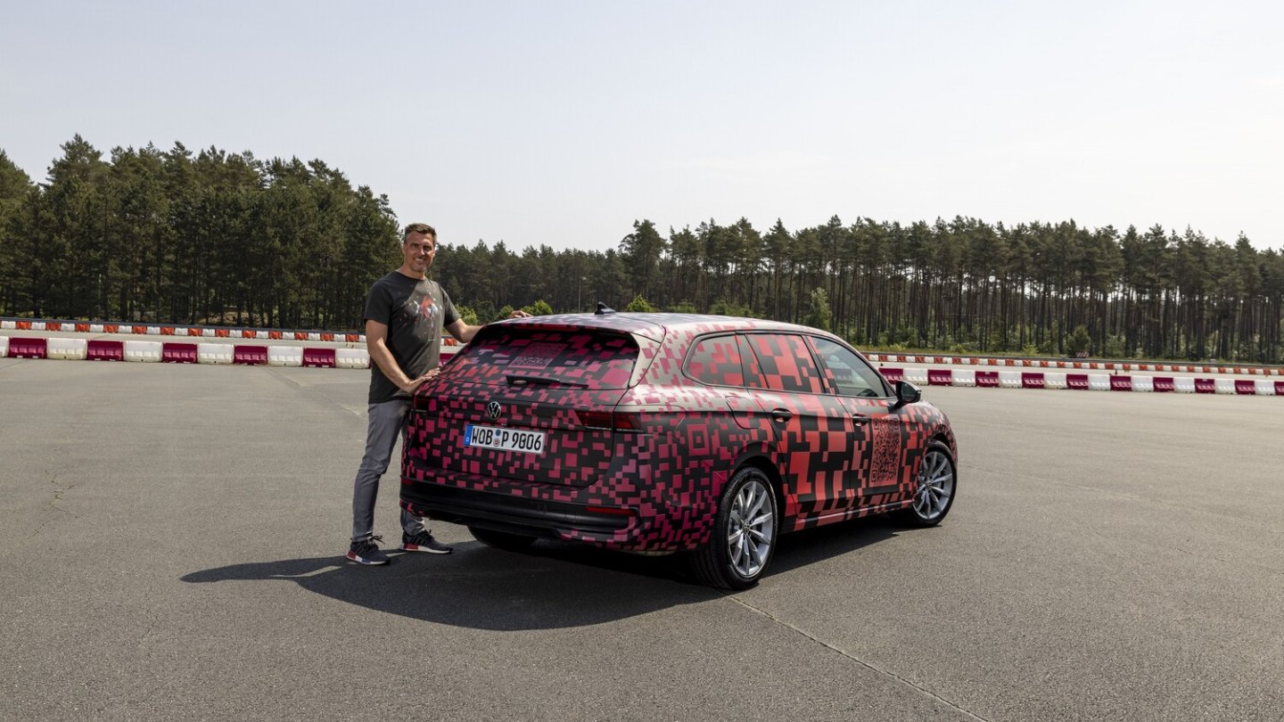 Noch diesen Sommer feiert der Passat seine Premiere, auf den Markt kommt er 2024.