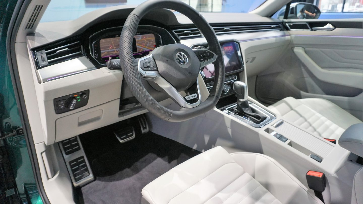 Das neue Lenkrad kennt man aus dem T-Cross, es kommt also in allen neuen VW.