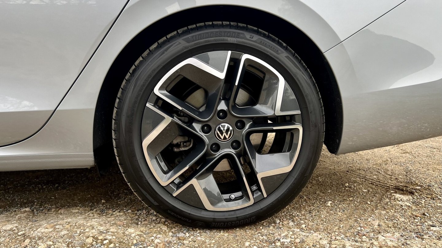 18 Zoll große Felgen sind bei der Ausstattungslinie Business optional zu haben.