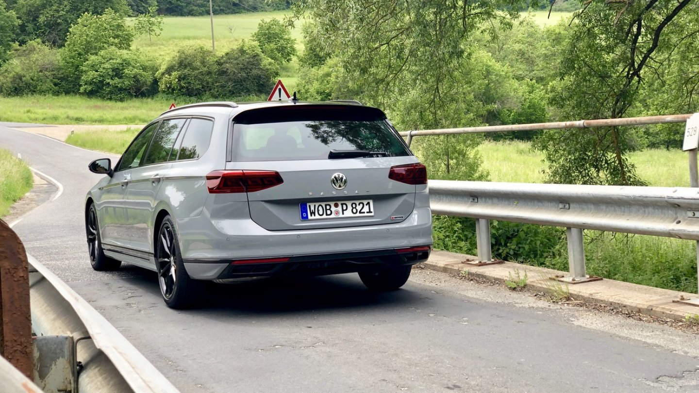 Mondstein Grau gibt es exklusiv für die R-Line Edition.