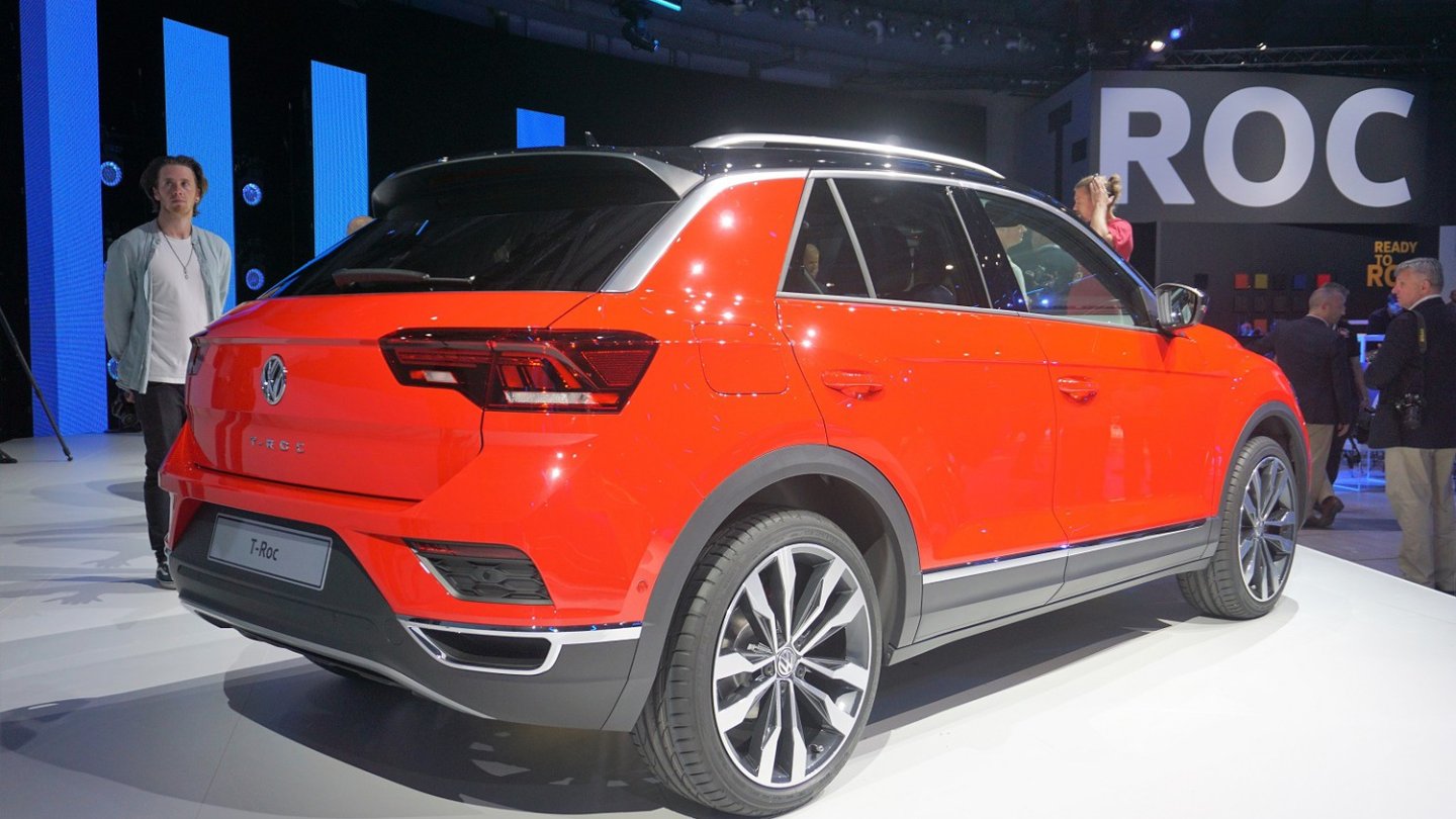 Eine scharfe Kante prägt das Heck.