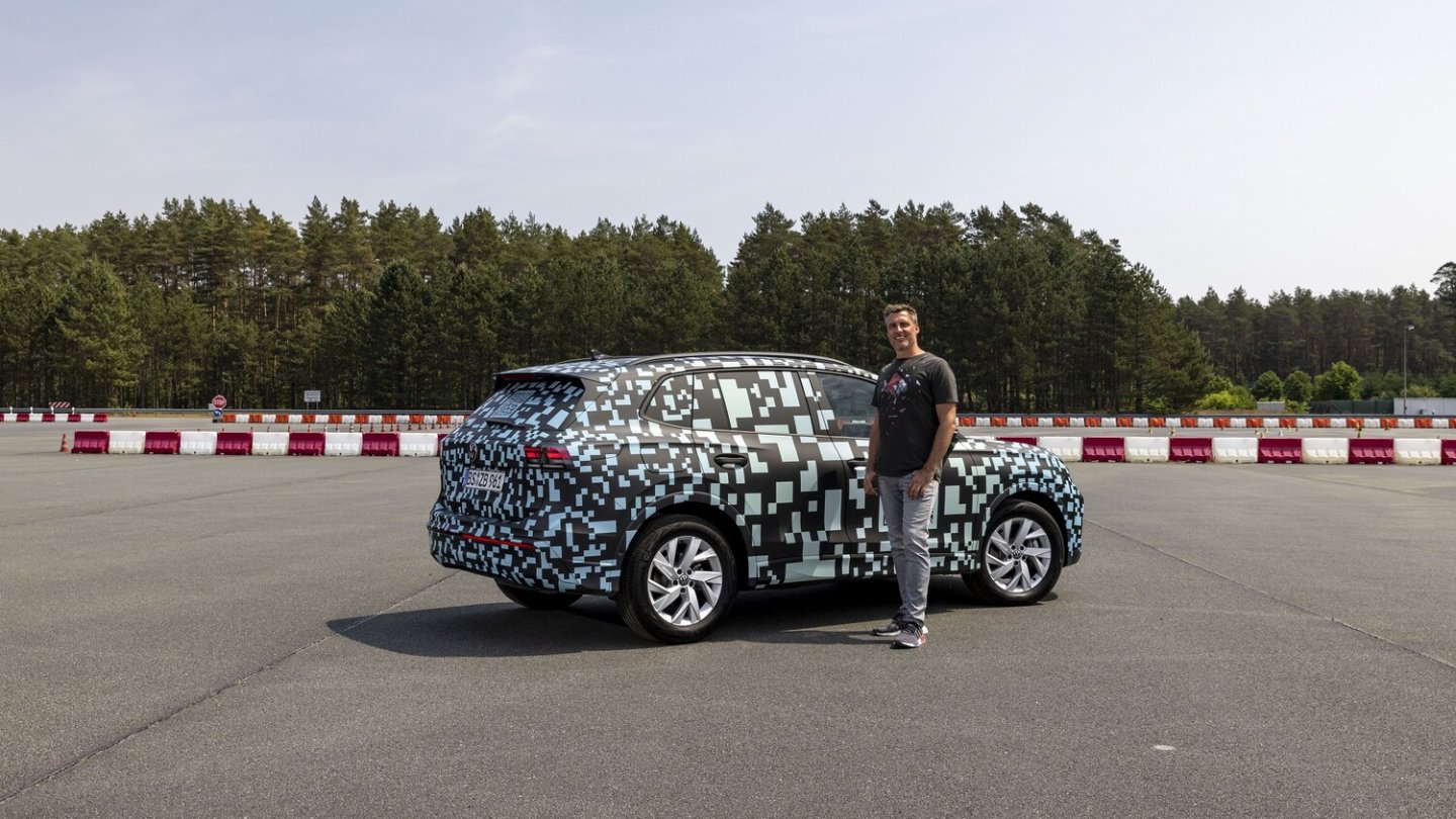 Auf dem Testgelände von VW durfte der Tiguan-Prototyp erstmals bewegt werden.