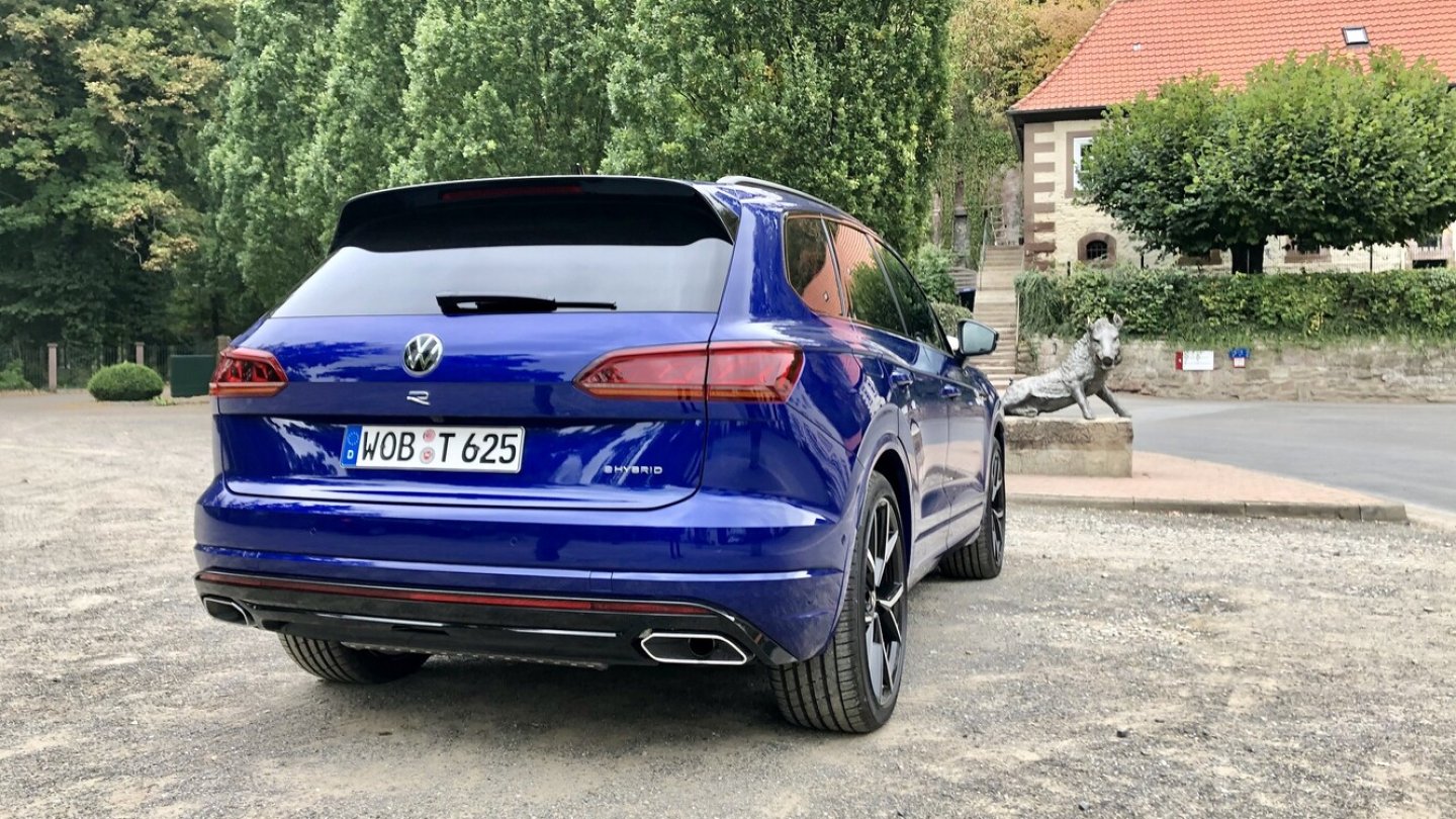 Auch der Touareg R trägt den eHybrid-Schriftzug.