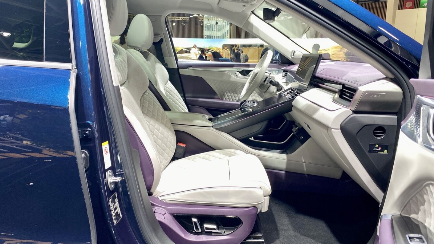 Verarbeitung und Materialauswahl sind auf sehr hohem Niveau.