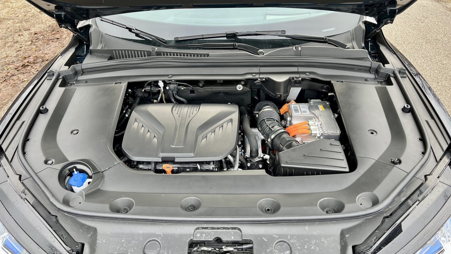 Der Vierzylinder-Benziner ist gut gedämmt.