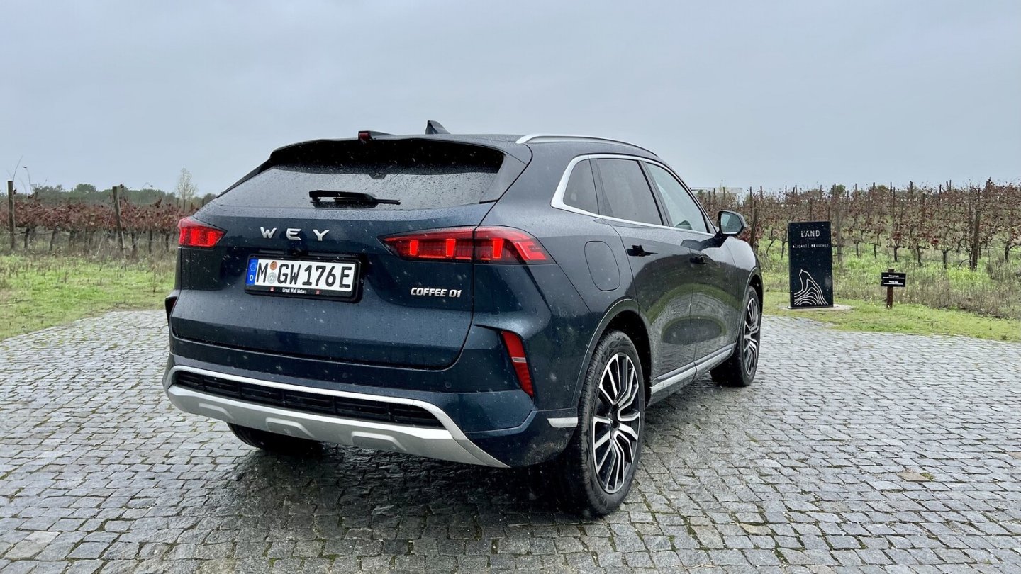 Die Software-Probleme sollten bis zum Marktstart gefixt sein. Den Reichweitentest holen wir nach.