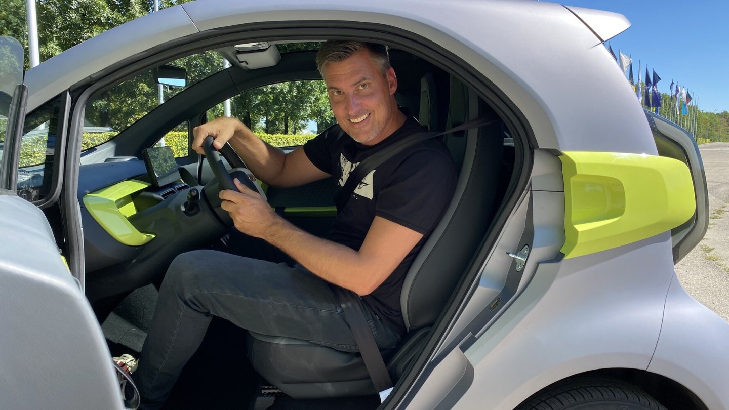 Bücken nur fürs Foto. Die Innenhöhe ist ausreichend.