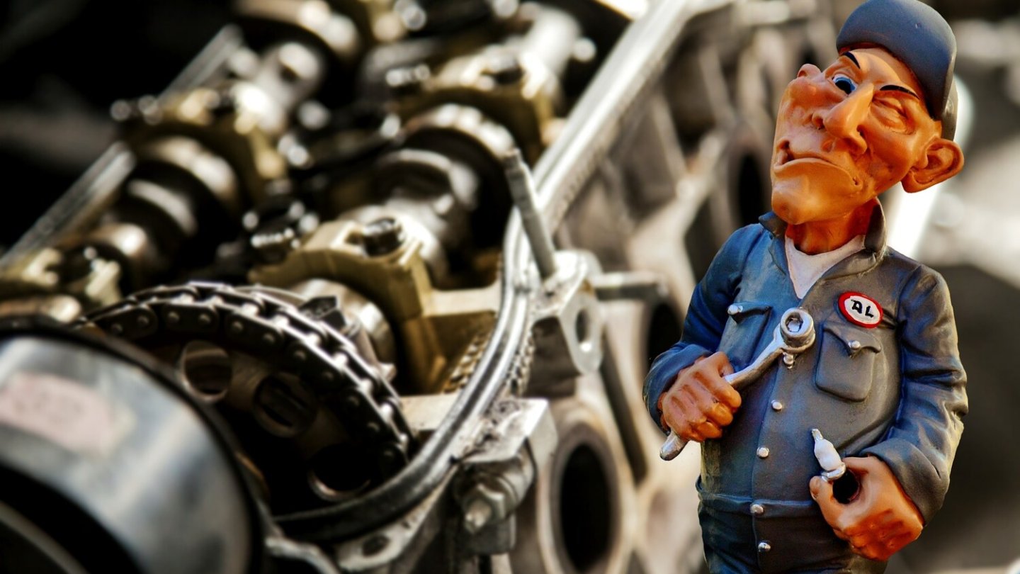 Manche Motoren haben anstelle des Zahnriemens eine Steuerkette.