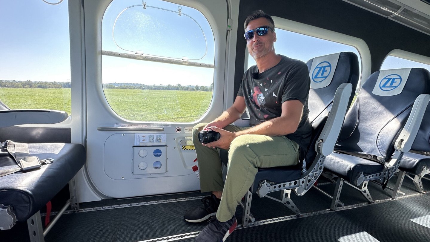 Man darf auch während des Fluges ein Fenster öffnen.