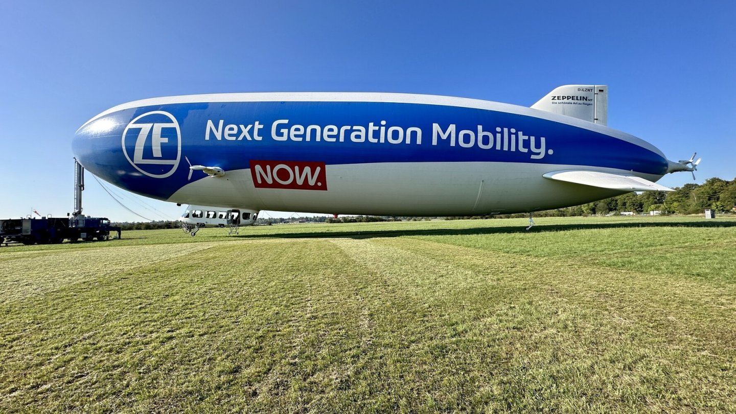 Der Zeppelin NT ist länger als ein Airbus A380, wiegt aber nur etwas mehr als acht Tonnen.